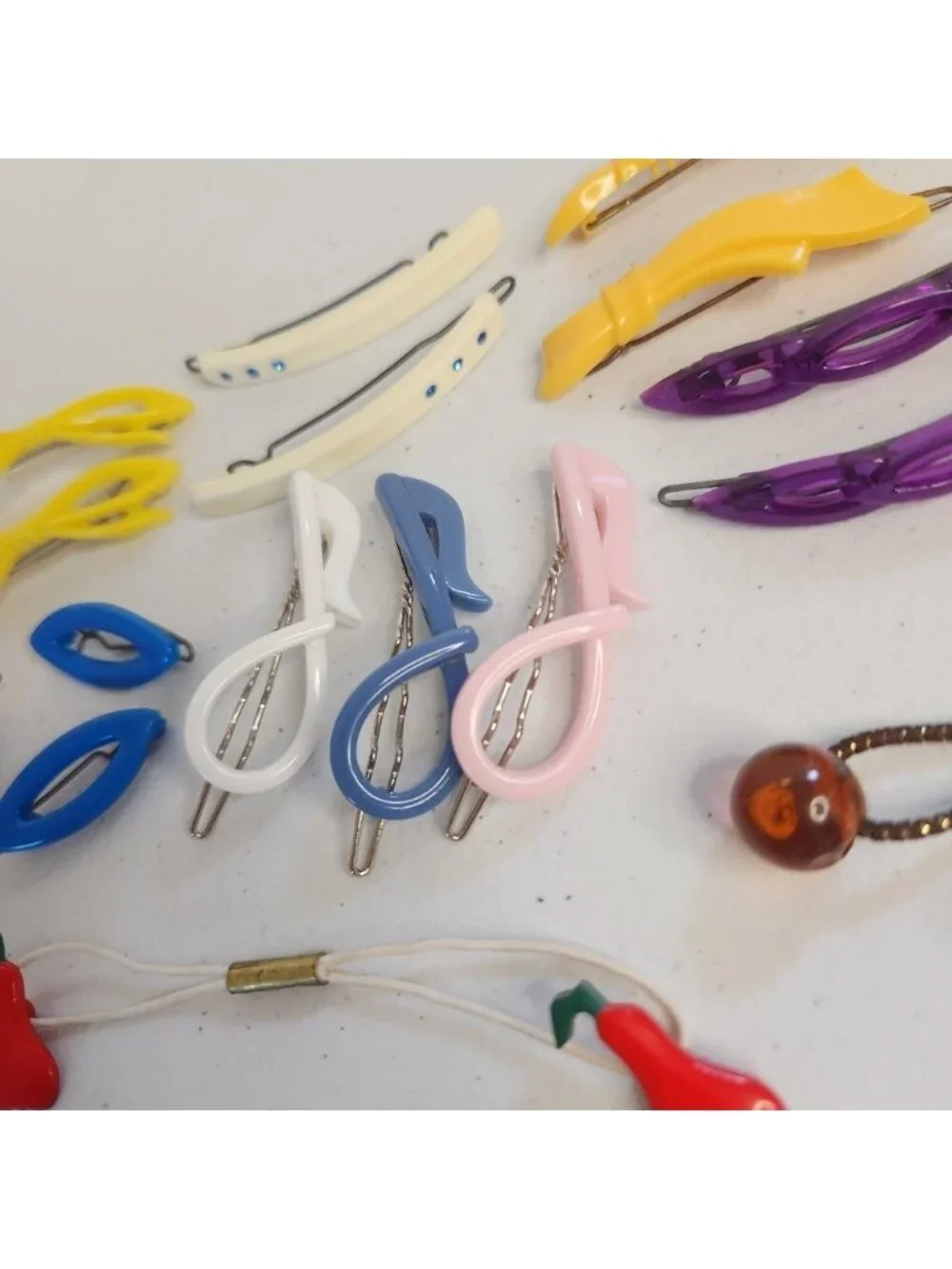 Vintage Girls Plastic Hair Barrettes 70s 80s Mixed Lot Goody Bobby Pins Crayons